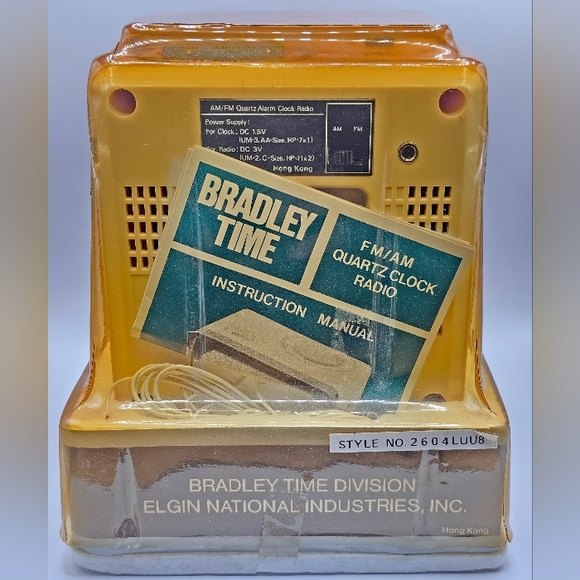 Bradley Time Donald Duck AM/FM Radio Alarm Clock Battery Operated Cube Working - Picture 2 of 8